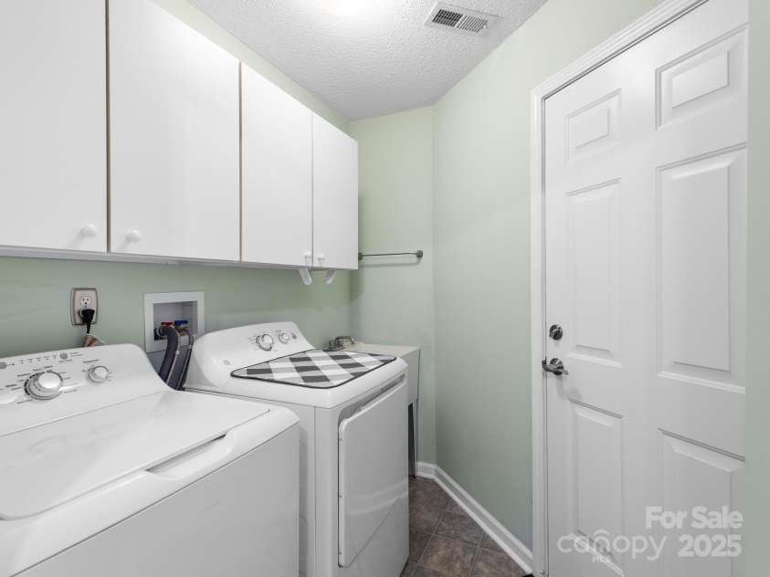 20 Fairway View Court, Etowah, NC 28729.  MLS# CAR4266662, YatesRealty ID 27136. 