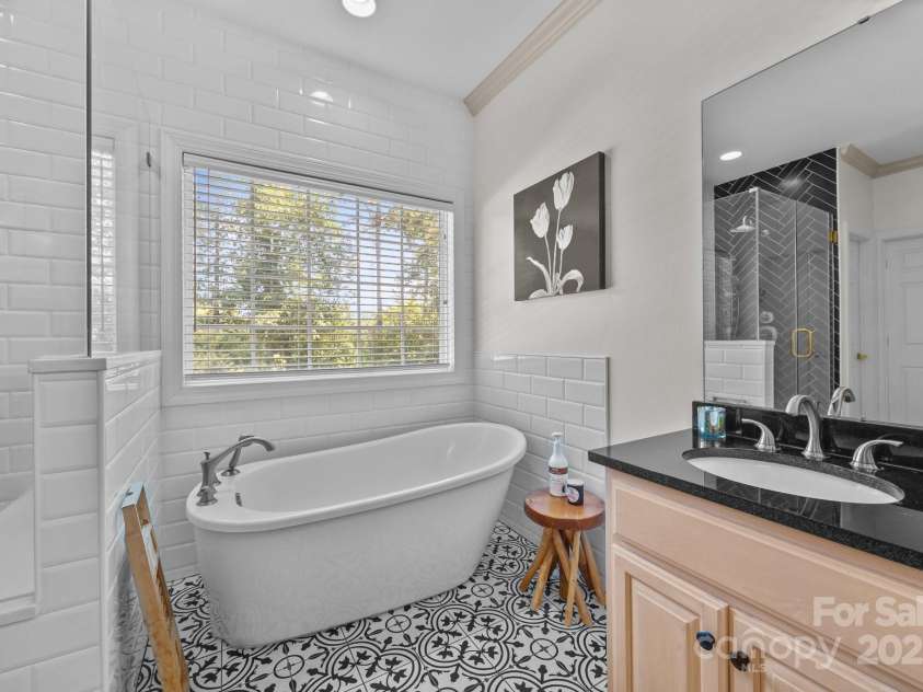 133 Water Oak Lane, Stanfield, NC 28163.  MLS# CAR4279254, YatesRealty ID 27137. Garden Tub