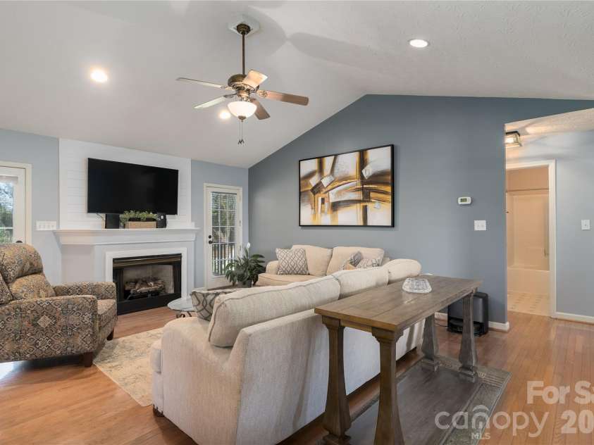 127 Millbranch Lane, Statesville, NC 28625.  MLS# CAR4368682, YatesRealty ID 27138. 