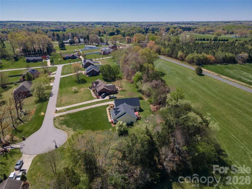 127 Millbranch Lane, Statesville, NC 28625.  MLS# CAR4368682, YatesRealty ID 27138. 