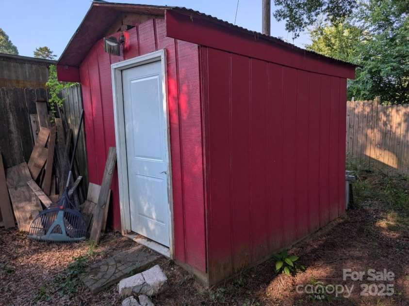 2261 Felly Lane, Lancaster, SC 29720.  MLS# CAR4273789, YatesRealty ID 27138. 