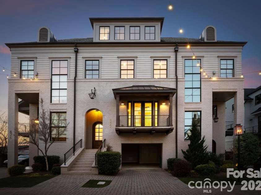 622 Mattie Rose Lane, Charlotte, NC 28204.  MLS# CAR4352164, YatesRealty ID 27139. 
