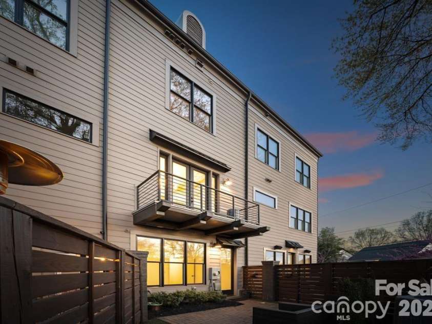622 Mattie Rose Lane, Charlotte, NC 28204.  MLS# CAR4352164, YatesRealty ID 27139. 