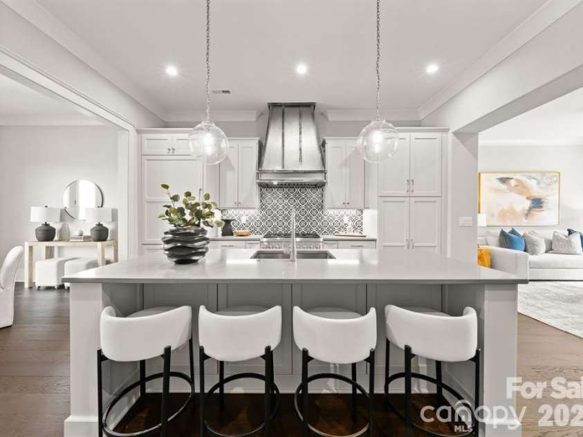 622 Mattie Rose Lane, Charlotte, NC 28204.  MLS# CAR4352164, YatesRealty ID 27139. 