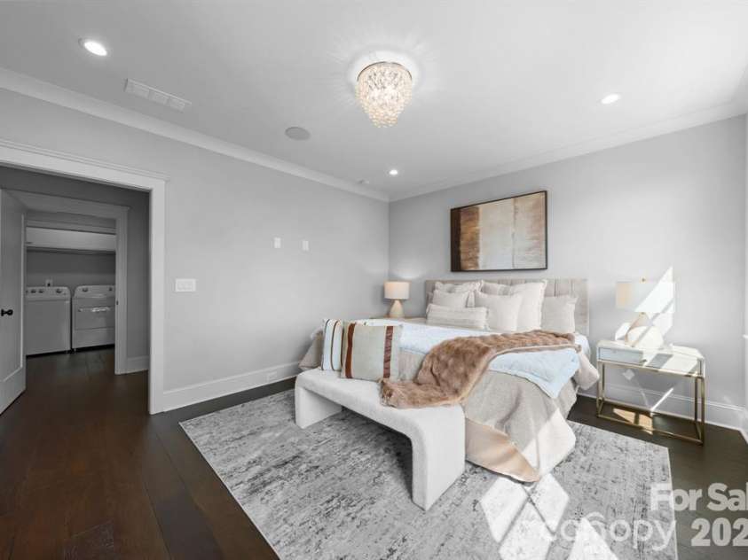 622 Mattie Rose Lane, Charlotte, NC 28204.  MLS# CAR4352164, YatesRealty ID 27139. 