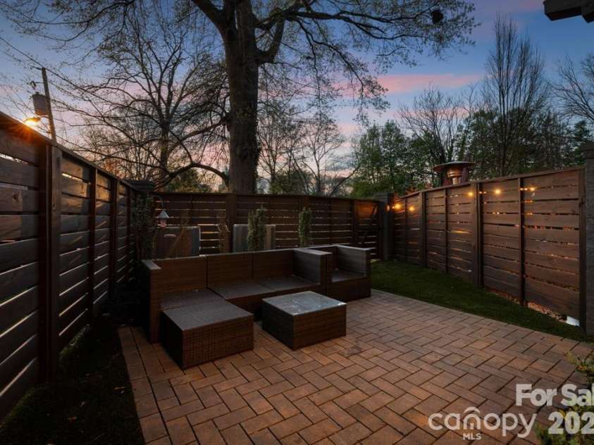 622 Mattie Rose Lane, Charlotte, NC 28204.  MLS# CAR4352164, YatesRealty ID 27139. 