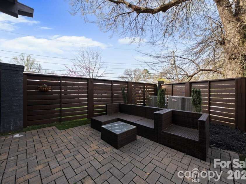 622 Mattie Rose Lane, Charlotte, NC 28204.  MLS# CAR4352164, YatesRealty ID 27139. 