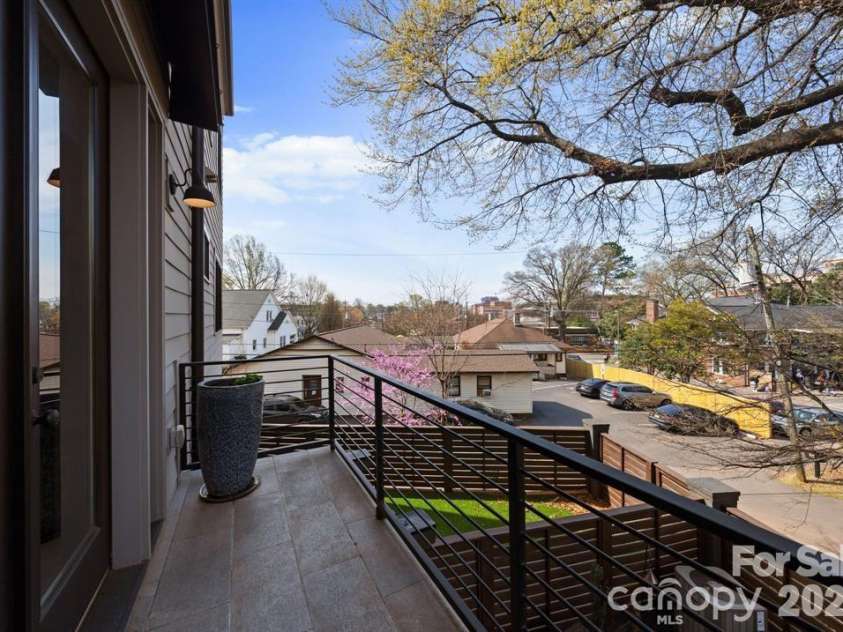 622 Mattie Rose Lane, Charlotte, NC 28204.  MLS# CAR4352164, YatesRealty ID 27139. 