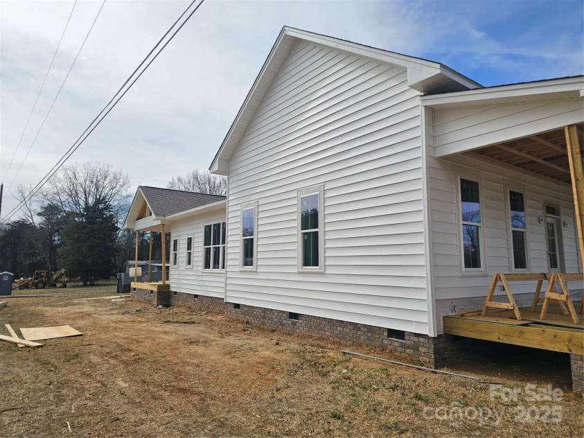 124 Vaden Road, Reidsville, NC 27320.  MLS# CAR4233105, YatesRealty ID 2714. 