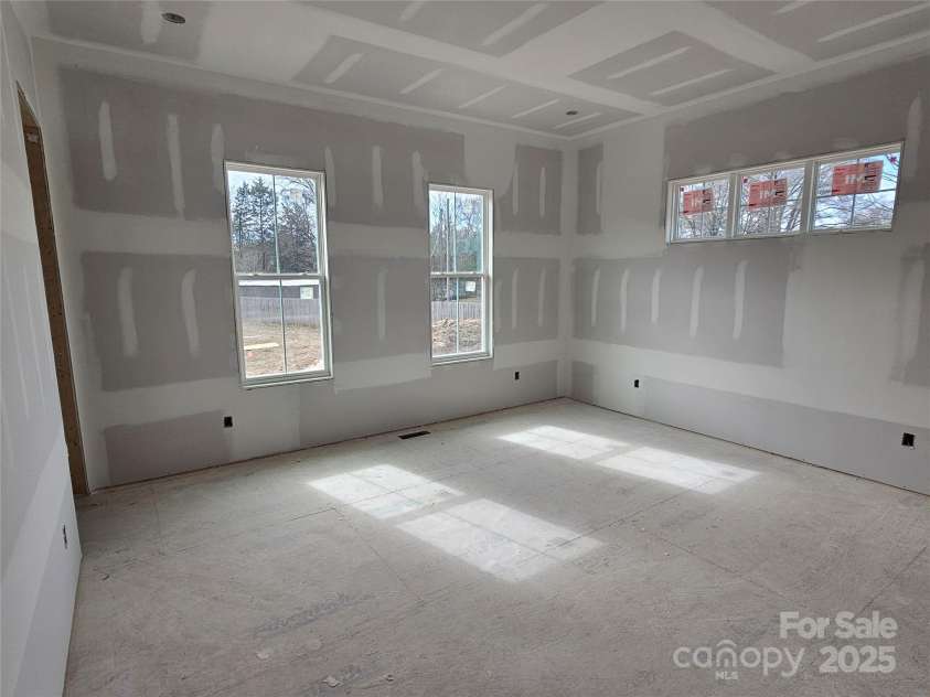 124 Vaden Road, Reidsville, NC 27320.  MLS# CAR4233105, YatesRealty ID 2714. 