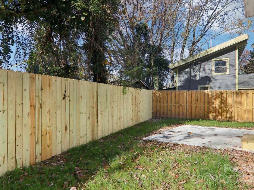3 Fourth Street, Asheville, NC 28803.  MLS# CAR4320976, YatesRealty ID 2714. 