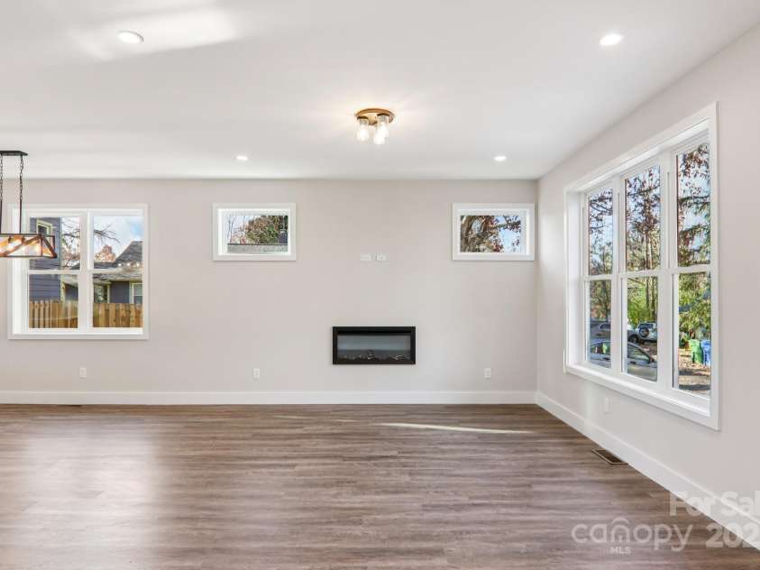 3 Fourth Street, Asheville, NC 28803.  MLS# CAR4320976, YatesRealty ID 2714. 