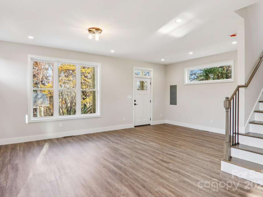 3 Fourth Street, Asheville, NC 28803.  MLS# CAR4320976, YatesRealty ID 2714. 