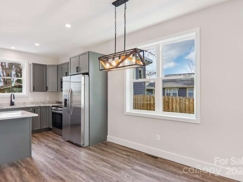 3 Fourth Street, Asheville, NC 28803.  MLS# CAR4320976, YatesRealty ID 2714. 