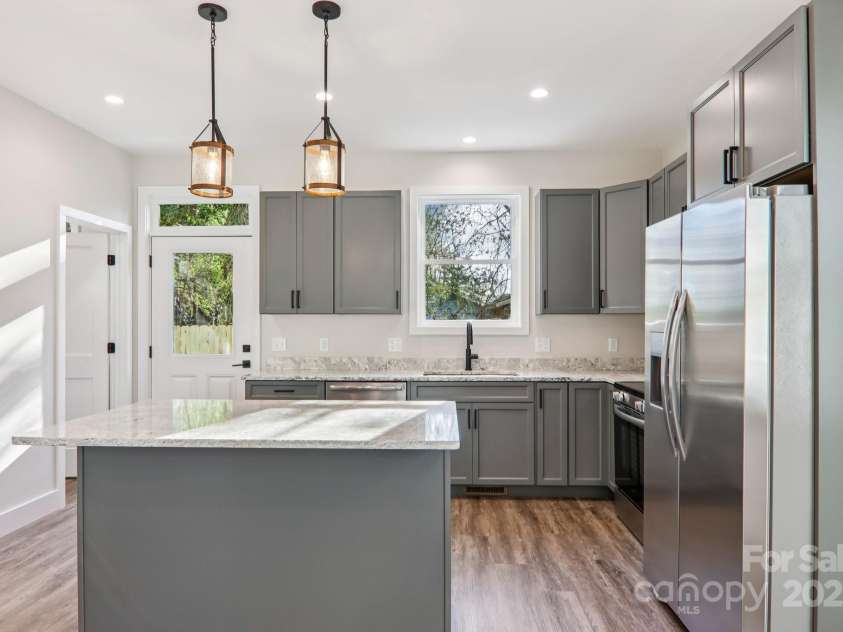 3 Fourth Street, Asheville, NC 28803.  MLS# CAR4320976, YatesRealty ID 2714. 