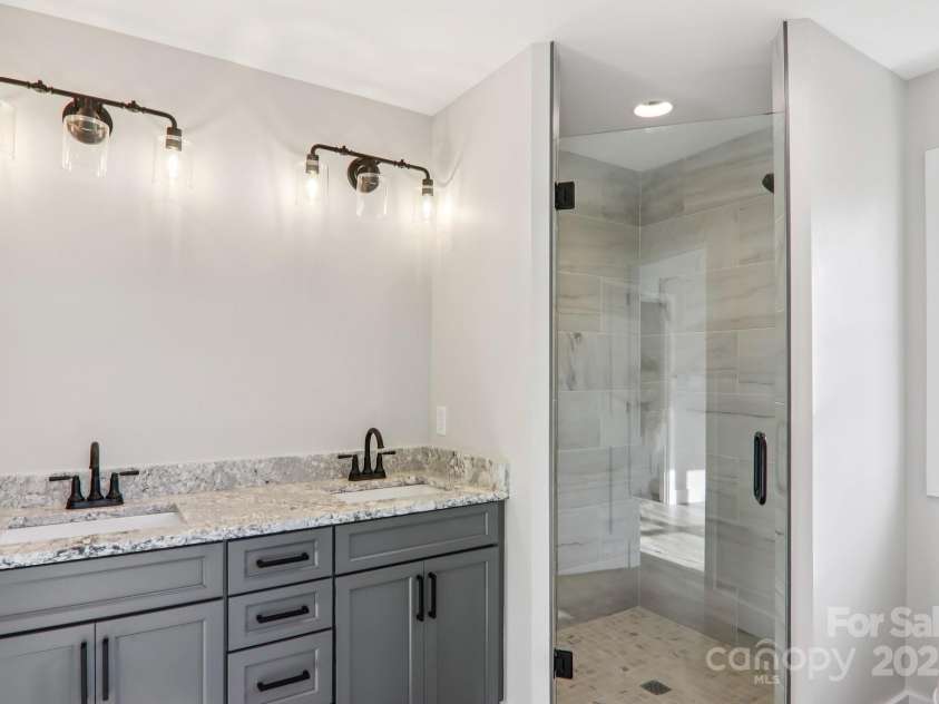 3 Fourth Street, Asheville, NC 28803.  MLS# CAR4320976, YatesRealty ID 2714. 