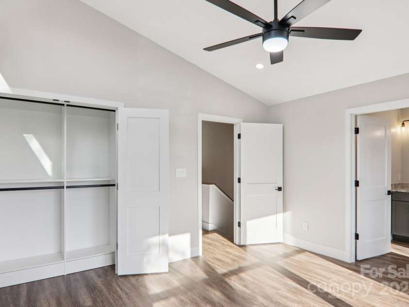 3 Fourth Street, Asheville, NC 28803.  MLS# CAR4320976, YatesRealty ID 2714. 