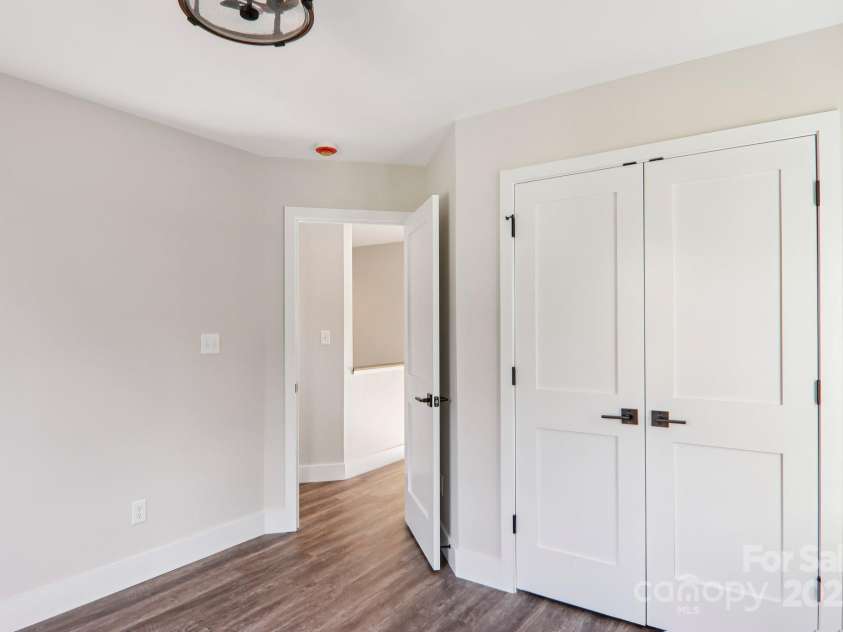 3 Fourth Street, Asheville, NC 28803.  MLS# CAR4320976, YatesRealty ID 2714. 