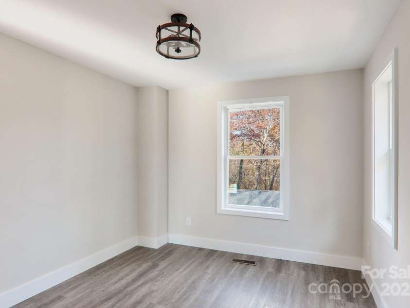 3 Fourth Street, Asheville, NC 28803.  MLS# CAR4320976, YatesRealty ID 2714. 