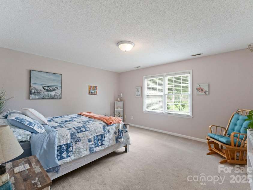 901 Brighton Drive, Kannapolis, NC 28081.  MLS# CAR4264454, YatesRealty ID 27140. 