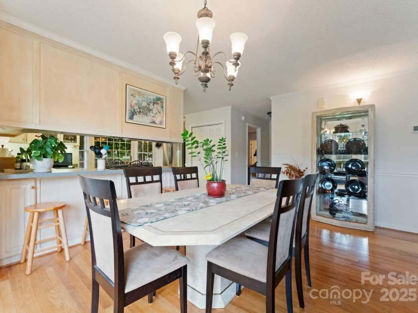 901 Brighton Drive, Kannapolis, NC 28081.  MLS# CAR4264454, YatesRealty ID 27140. 