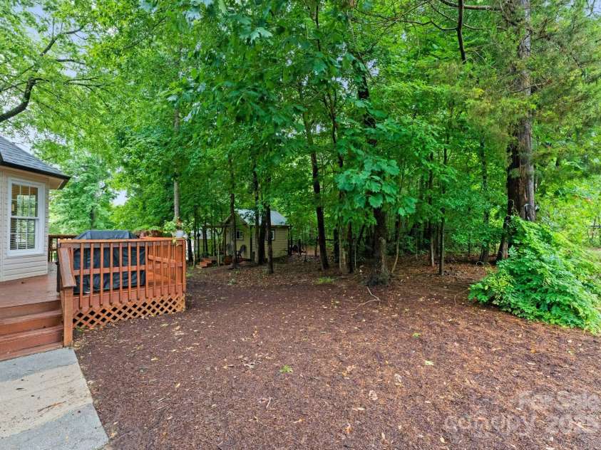 901 Brighton Drive, Kannapolis, NC 28081.  MLS# CAR4264454, YatesRealty ID 27140. 