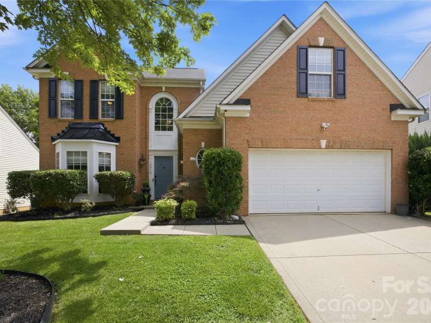 10010 Spring Park Drive, Charlotte, NC 28269.  MLS# CAR4386644, YatesRealty ID 27141. 