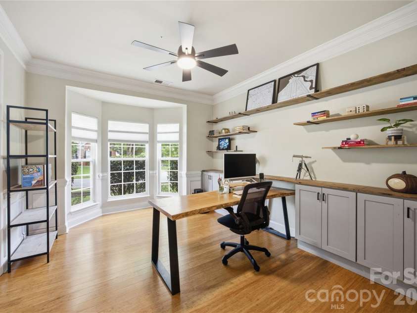 10010 Spring Park Drive, Charlotte, NC 28269.  MLS# CAR4386644, YatesRealty ID 27141. 