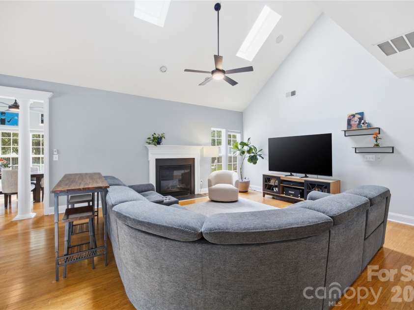 10010 Spring Park Drive, Charlotte, NC 28269.  MLS# CAR4386644, YatesRealty ID 27141. 