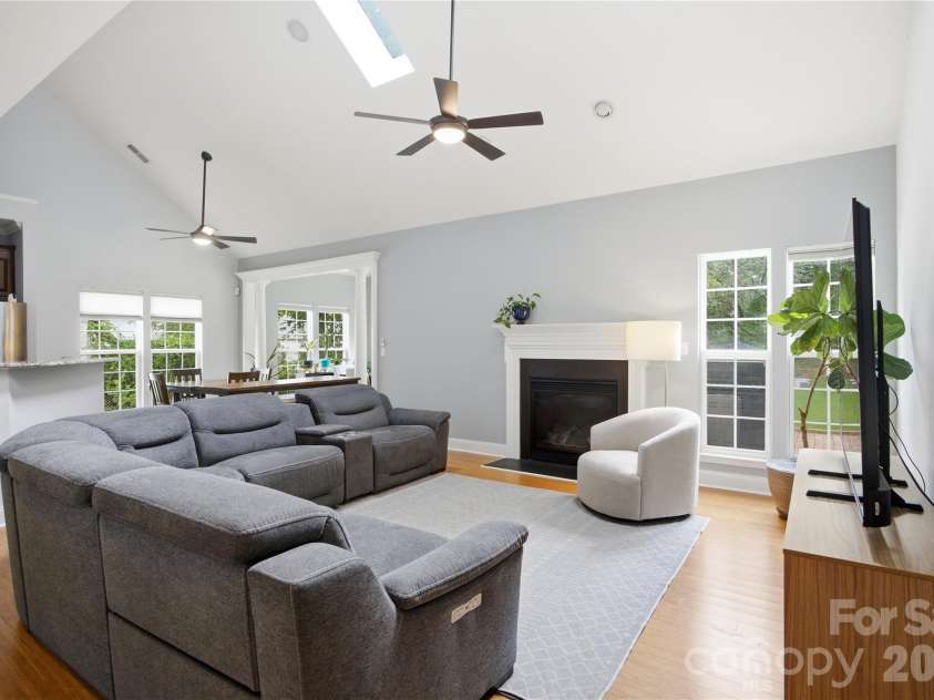 10010 Spring Park Drive, Charlotte, NC 28269.  MLS# CAR4386644, YatesRealty ID 27141. 