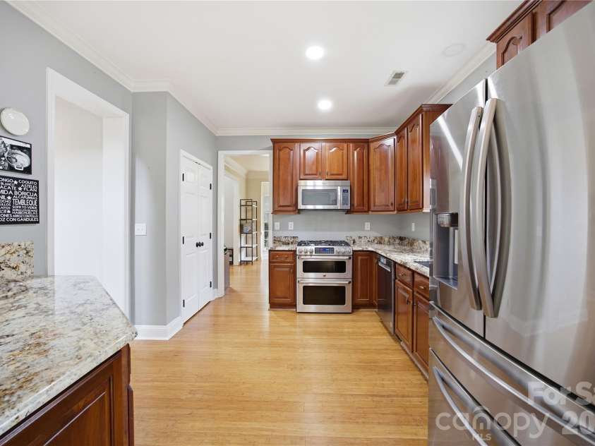 10010 Spring Park Drive, Charlotte, NC 28269.  MLS# CAR4386644, YatesRealty ID 27141. 