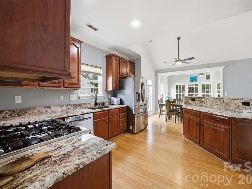 10010 Spring Park Drive, Charlotte, NC 28269.  MLS# CAR4386644, YatesRealty ID 27141. 