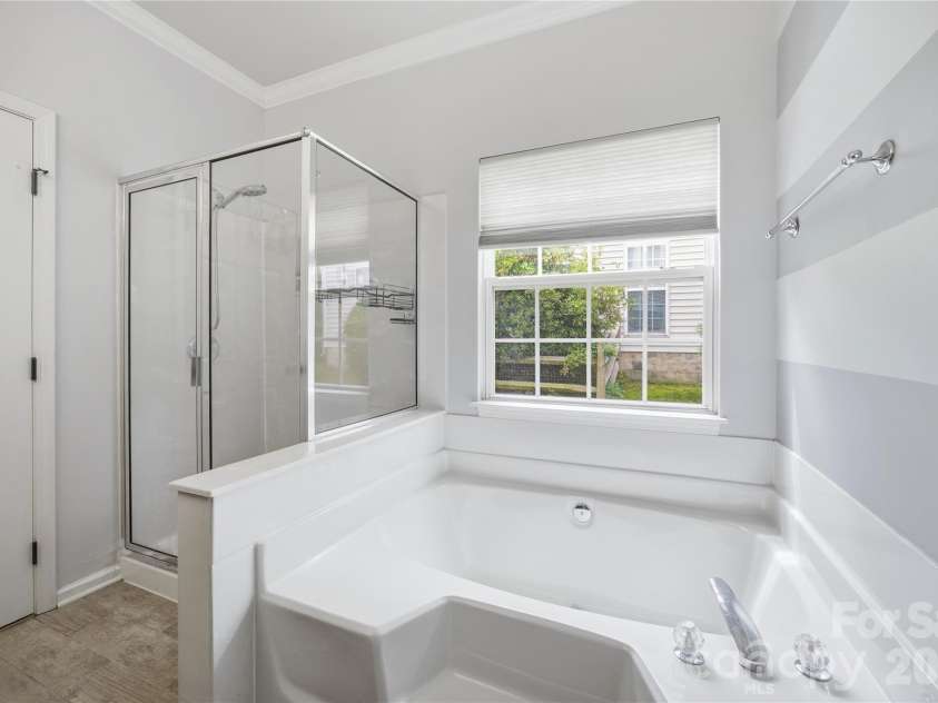 10010 Spring Park Drive, Charlotte, NC 28269.  MLS# CAR4386644, YatesRealty ID 27141. 