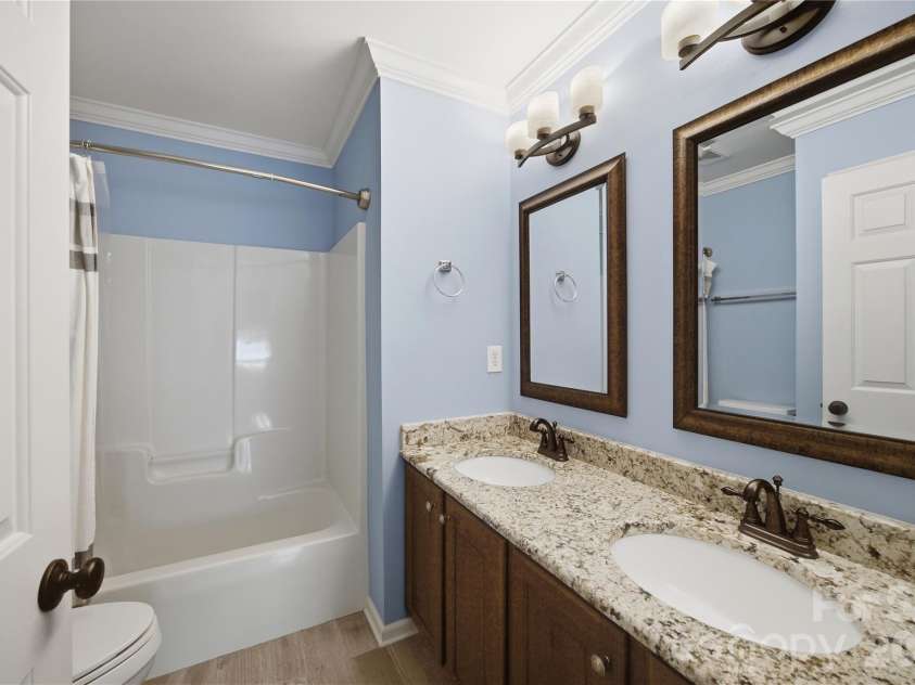 10010 Spring Park Drive, Charlotte, NC 28269.  MLS# CAR4386644, YatesRealty ID 27141. 