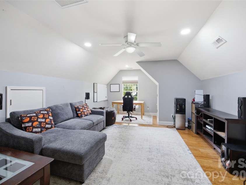 10010 Spring Park Drive, Charlotte, NC 28269.  MLS# CAR4386644, YatesRealty ID 27141. 