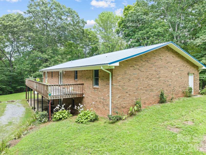 400 Sunset Heights, Canton, NC 28716.  MLS# CAR4294238, YatesRealty ID 27142. 