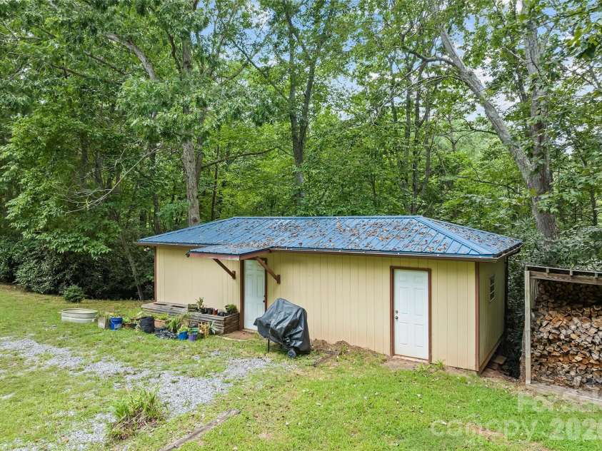 400 Sunset Heights, Canton, NC 28716.  MLS# CAR4294238, YatesRealty ID 27142. 