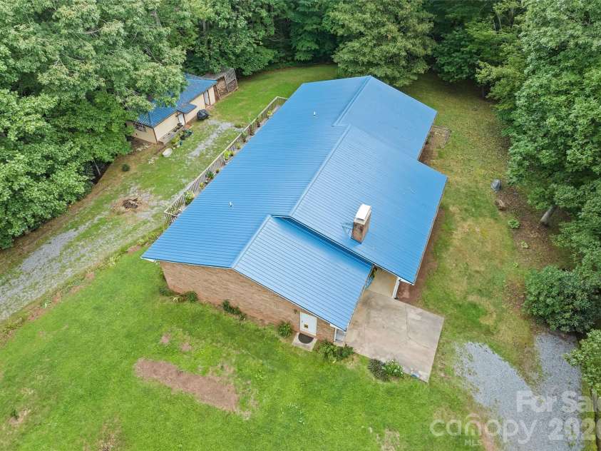 400 Sunset Heights, Canton, NC 28716.  MLS# CAR4294238, YatesRealty ID 27142. 