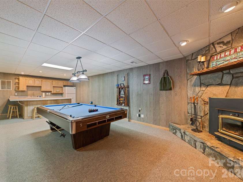 400 Sunset Heights, Canton, NC 28716.  MLS# CAR4294238, YatesRealty ID 27142. Entertainment Area