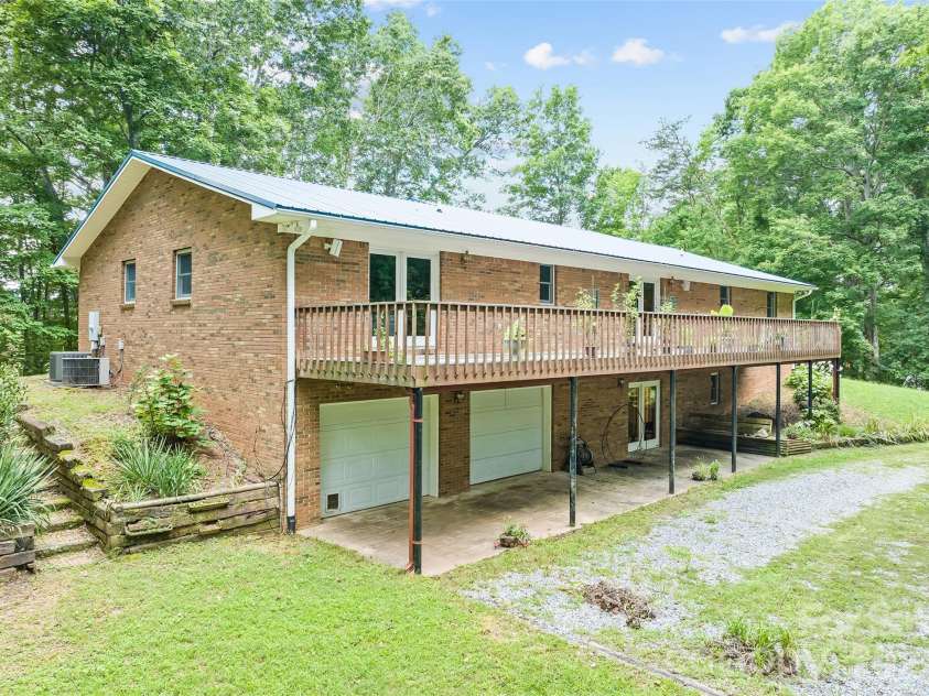 400 Sunset Heights, Canton, NC 28716.  MLS# CAR4294238, YatesRealty ID 27142. Garages lower level