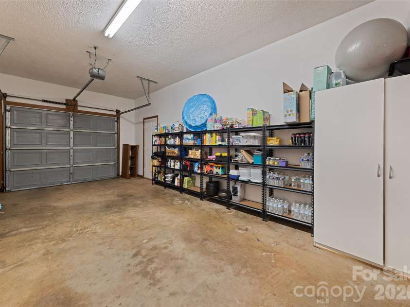 400 Sunset Heights, Canton, NC 28716.  MLS# CAR4294238, YatesRealty ID 27142. Main Level Garage