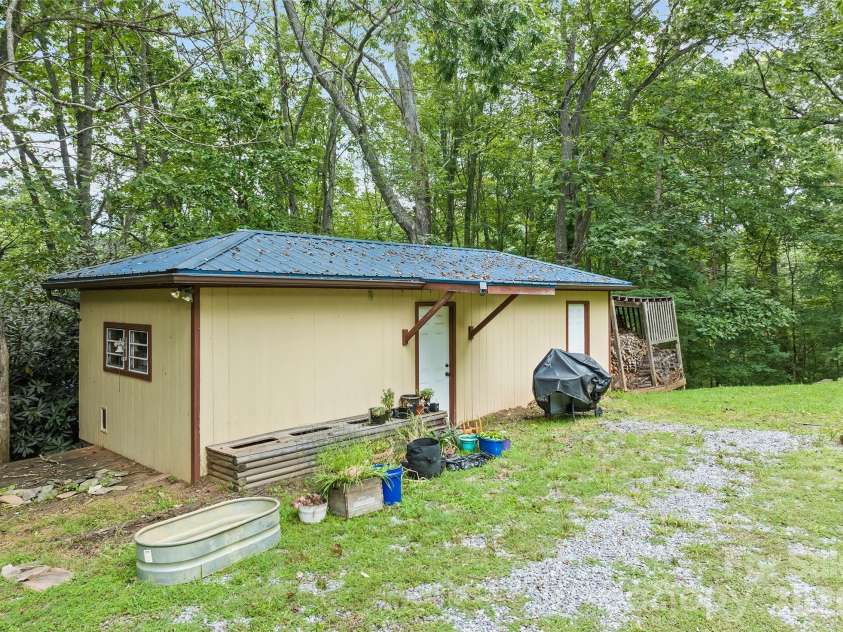 400 Sunset Heights, Canton, NC 28716.  MLS# CAR4294238, YatesRealty ID 27142. Shed