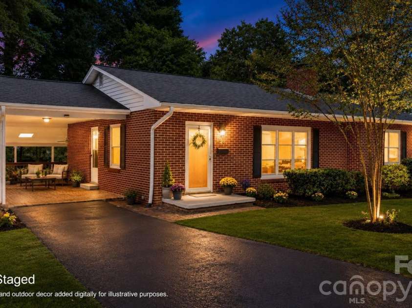 102 Ann Street, Morganton, NC 28655.  MLS# CAR4386454, YatesRealty ID 27143. 
