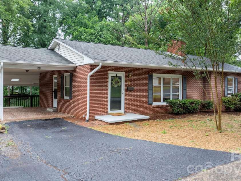 102 Ann Street, Morganton, NC 28655.  MLS# CAR4386454, YatesRealty ID 27143. 
