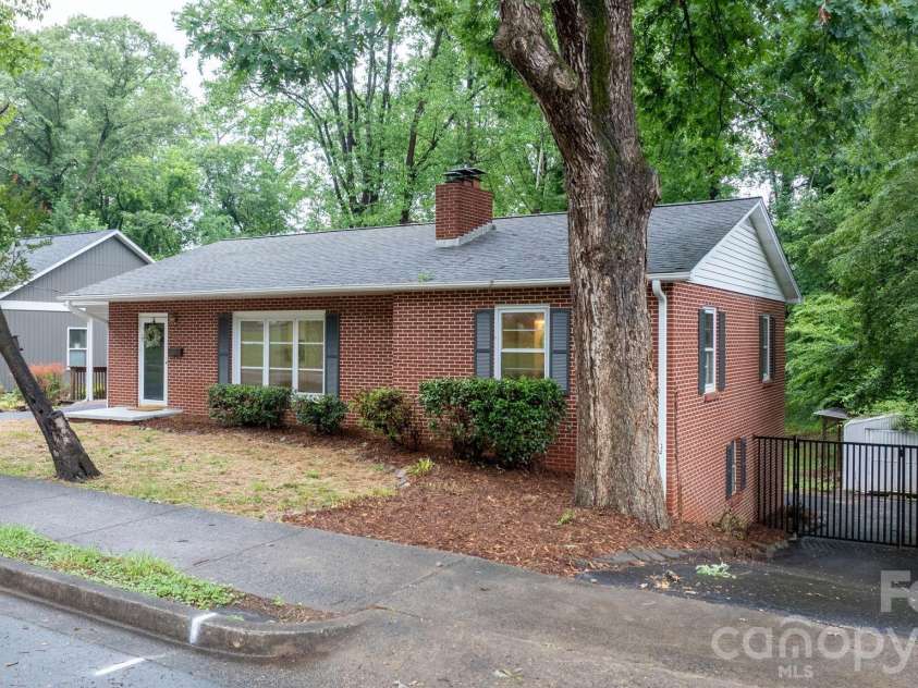 102 Ann Street, Morganton, NC 28655.  MLS# CAR4386454, YatesRealty ID 27143. 