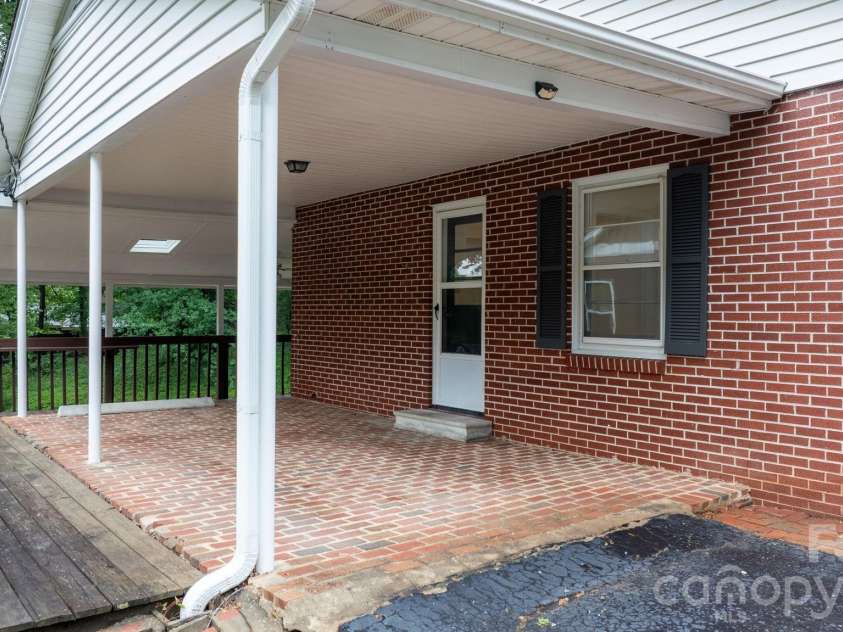 102 Ann Street, Morganton, NC 28655.  MLS# CAR4386454, YatesRealty ID 27143. 
