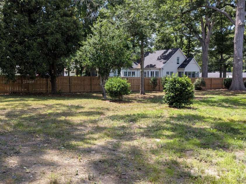 933 Warren Street, Shelby, NC 28150.  MLS# CAR4377688, YatesRealty ID 27144. Side Yard.