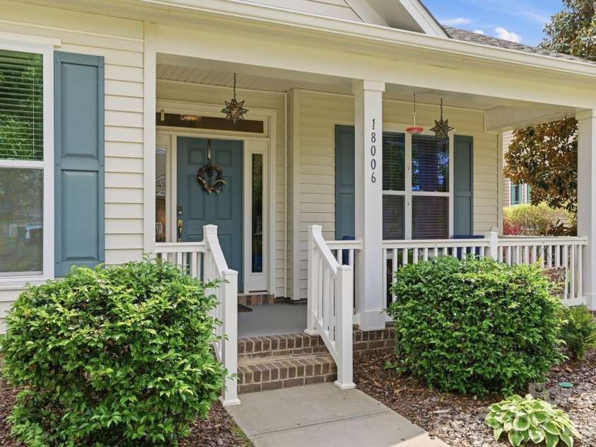 18006 Coulter Parkway, Cornelius, NC 28031.  MLS# CAR4381052, YatesRealty ID 27145. 
