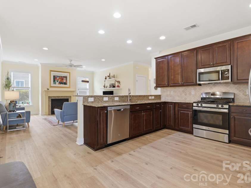 18006 Coulter Parkway, Cornelius, NC 28031.  MLS# CAR4381052, YatesRealty ID 27145. 