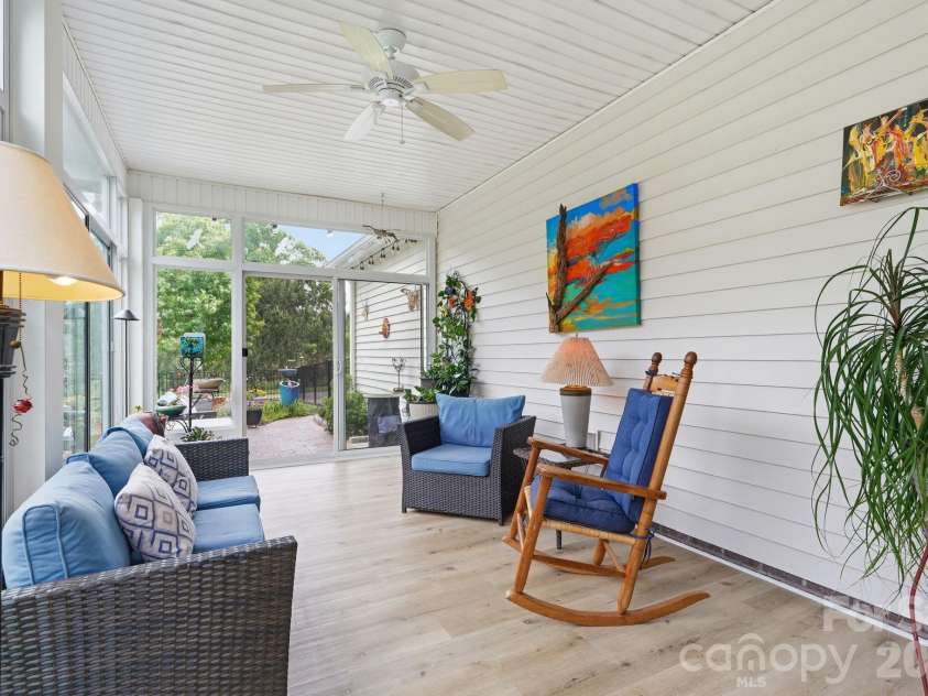 18006 Coulter Parkway, Cornelius, NC 28031.  MLS# CAR4381052, YatesRealty ID 27145. 